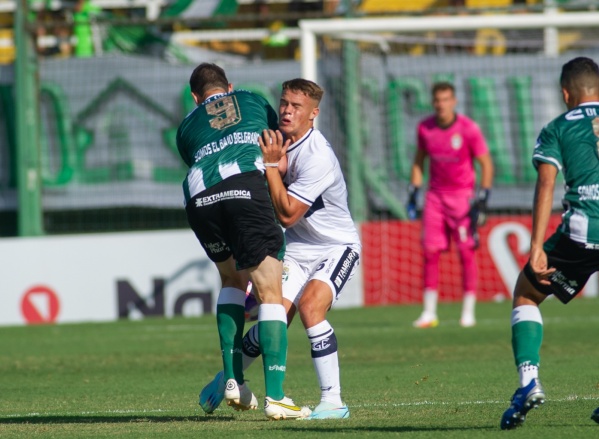 Papelón de Gimnasia: Cayó por penales con Excursionistas y quedó eliminado de la Copa Argentina