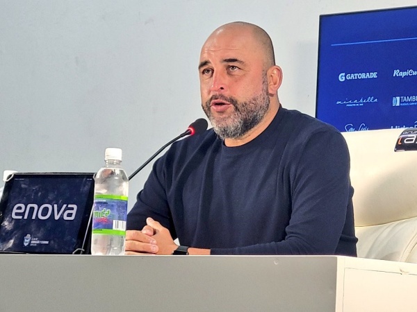 Méndez destrozó a sus jugadores y dejó en claro que su continuidad dependerá de la llegada de refuerzos