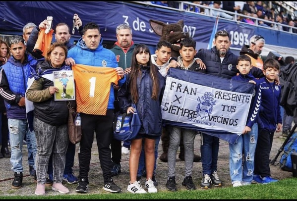 Gimnasia recordó y homenajeó a Francisco Bustos