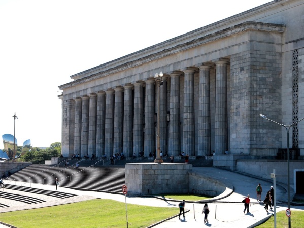 Anuncian aumento salarial del 7,5% para docentes y no docentes de universidades nacionales