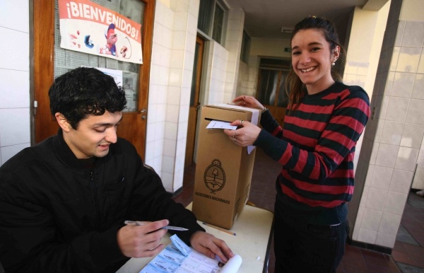 Voto joven: Casi un millón de jóvenes de 16 y 17 años votarán por primera vez en la Argentina