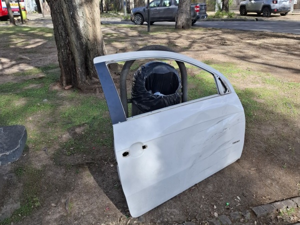 Plaza Brandsen: vecinos denuncian acumulación de basura y falta de limpieza