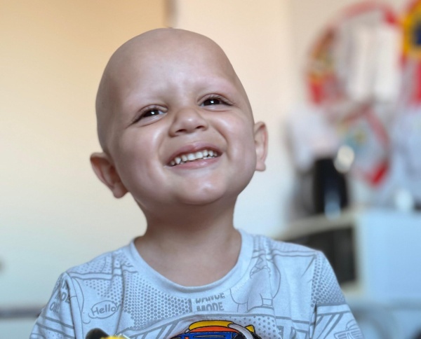 Desesperado pedido de una familia platense para conseguir un trasplante de médula para un niño de 3 años