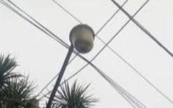 Vecinos de la “zona roja” platense reclaman por las luminarias