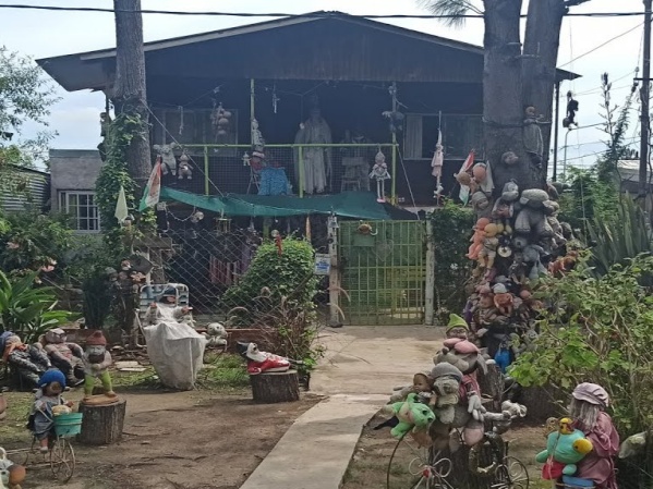 “La casa de las muñecas”: La historia de una vivienda única a orillas del río en Punta Lara