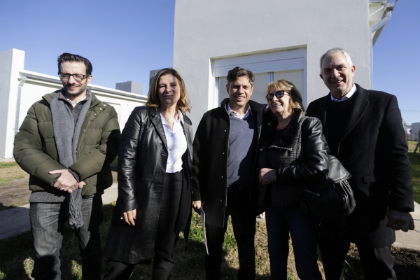 Kicillof entreg&oacute; viviendas en Benito Ju&aacute;rez: &ldquo;Estamos avanzando en la construcci&oacute;n de obras que estaban paralizadas&rdquo;