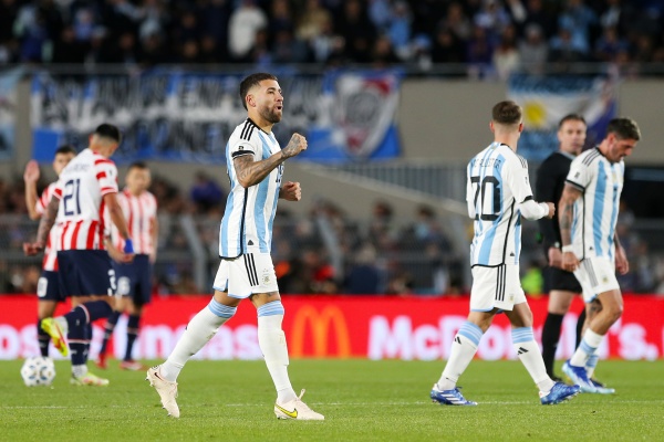 Argentina le ganó 1 a 0 a Paraguay con gol de Otamendi y sigue puntero en las eliminatorias