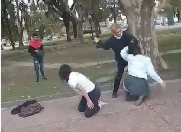 Una nueva pelea entre alumnos de un colegio platense