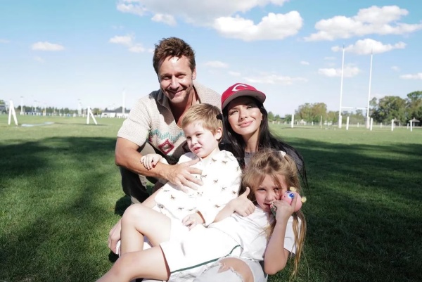 “Más familia”: tras mostrarse con Nicolás Cabre, la China Suárez compartió fotos con Benjamín Vicuña y sus hijos