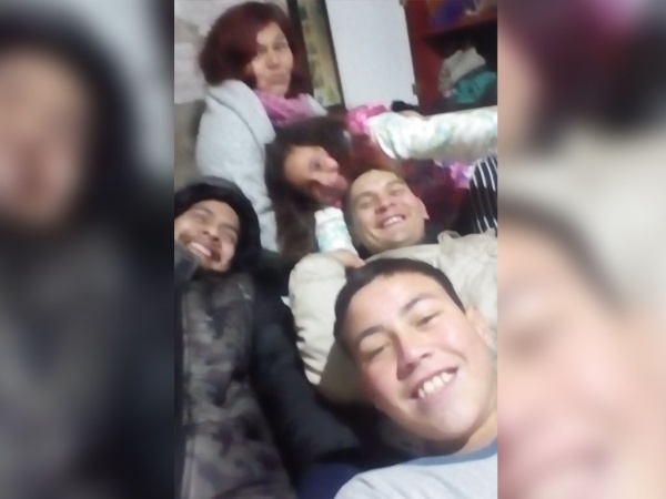 La angustia de una familia platense con 3 hijos que pronto quedará en la calle: “Quiero volver a verlos reír como en la foto"