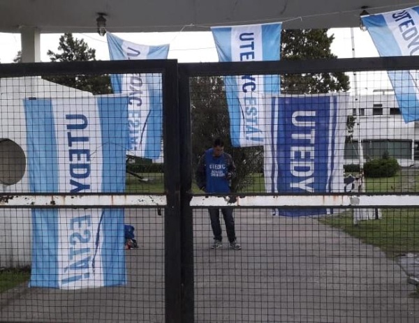 Paralizaron todas las actividades en el Club Universitario de Gonnet en rechazo a 23 despidos