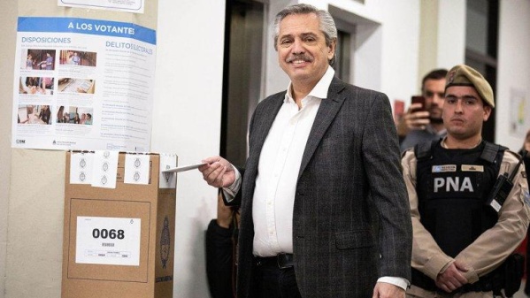 Alberto Fernández emitió su voto: &quot;Hoy es un día de alegría&quot;