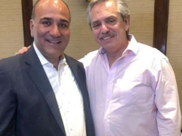 Alberto Fernández puso primera tras ser electo presidente y viajó a Tucumán a la asunción de Juan Manzur