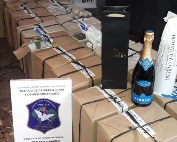 Cayó en La Plata un hombre que falsificaba un famoso champagne francés