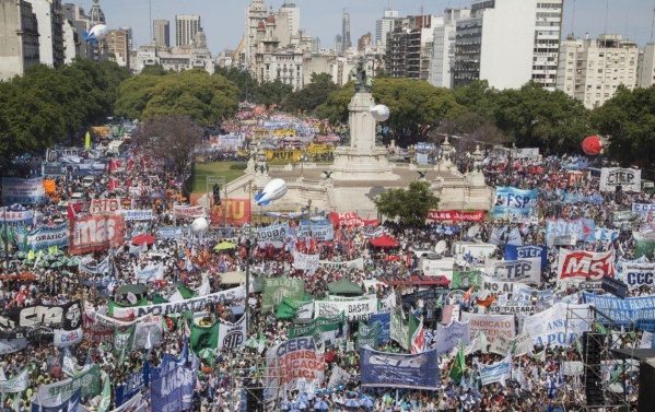 Encuesta del CONICET: El 60% de los argentinos cree que los planes sociales fomentan la vagancia