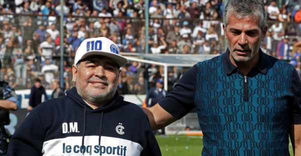 Sin elecciones, sin unidad y con Maradona, termin&oacute; el d&iacute;a mas agitado de la vida de Gimnasia