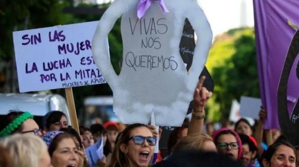 Miles de mujeres marcharon contra la violencia de género