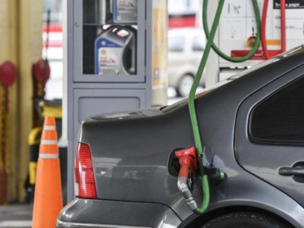 Desde el domingo regirá un nuevo aumento en los combustibles