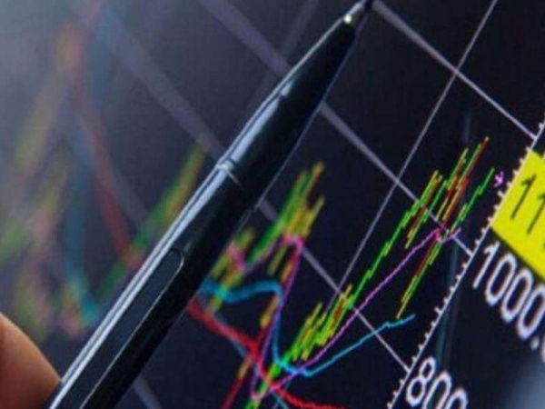 El Riesgo País supera los 2.400 puntos y caen las acciones