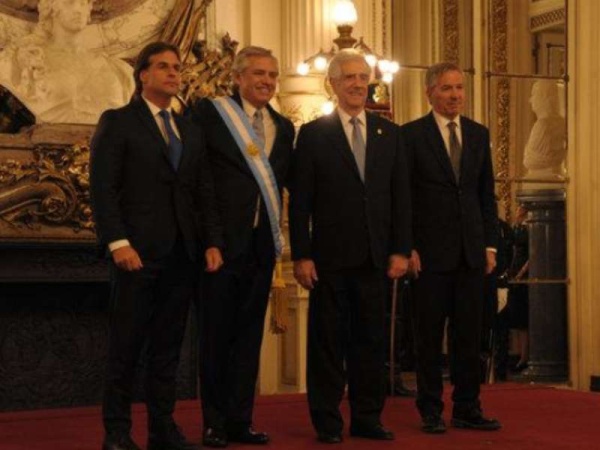 Visitas extranjeras y acompañamiento familiar: cómo fueron las primeras horas de Alberto Fernández en Casa Rosada