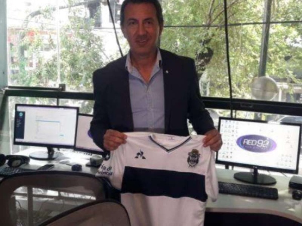 Cowen antes de las elecciones en el Lobo: &apos;Son dos propuestas muy diferentes, es una cosa o la otra&apos;