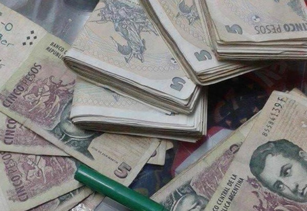 Cuenta regresiva para canjear los billetes de 5 pesos que saldrán de circulación