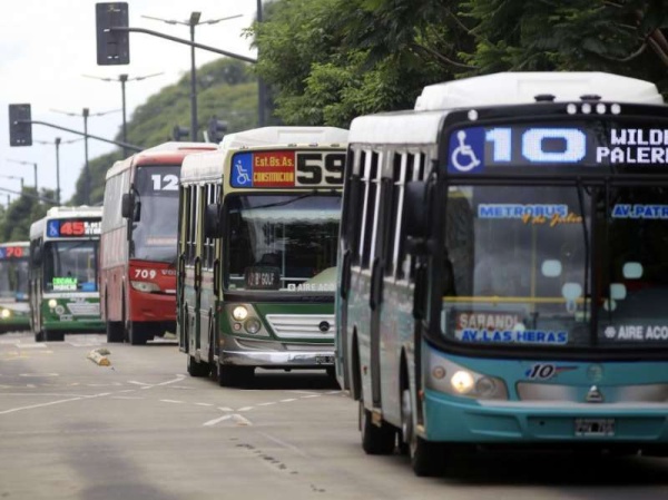 Sorpresivo paro del Grupo DOTA: más de 60 líneas de colectivo no brindan servicio por un reclamo salarial