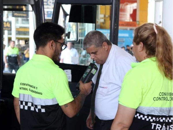 Impulsan operativos a micros de corta, media y larga distancia en la Terminal de ómnibus local