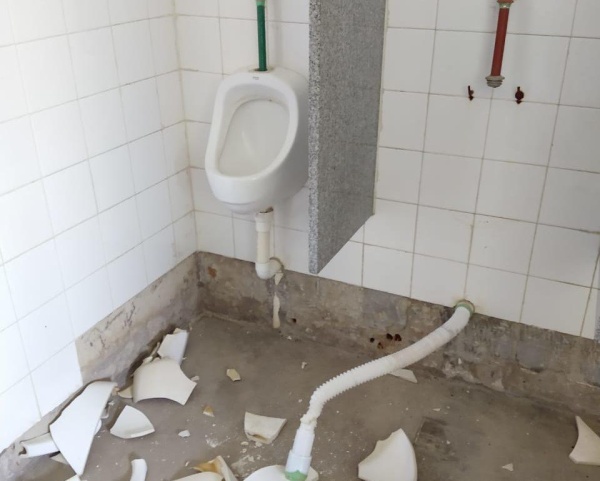 Insólito: Se robaron hasta los lavatorios del Gimnasio Municipal de Berisso