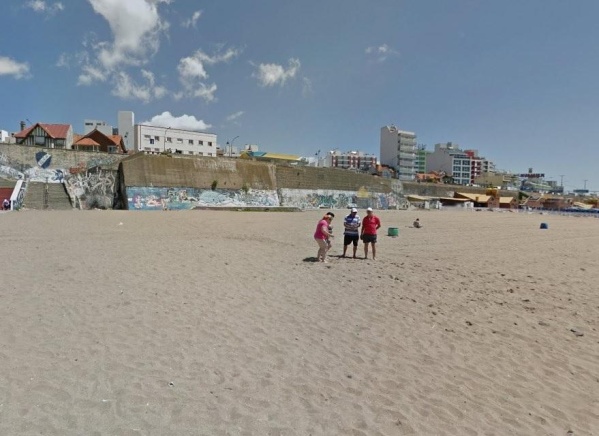 Murió una mujer que cayó desde un paredón en una playa de Mar del Plata