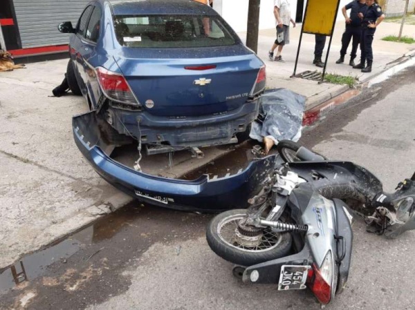 Otro accidente fatal en la región: murió un motociclista tras impactar con un vehículo