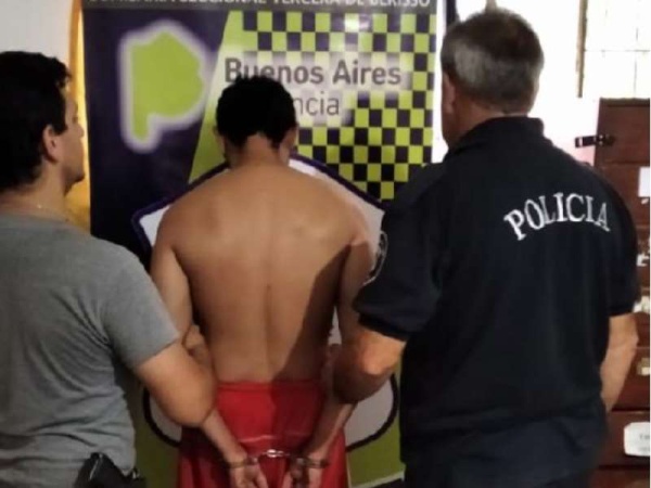 Cayeron tres delincuentes que portaban armas y drogas