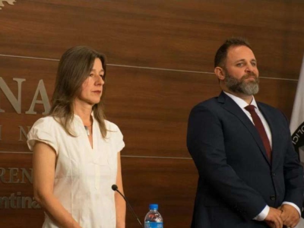 El Gobierno derogó una reglamentación de Patricia Bullrich: los efectivos de la PSA no podrán usar sus armas cuando estén fuera de servicio