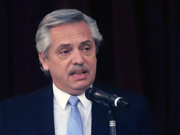 Antes de viajar a Europa, el Presidente monitorea desde Olivos la sesión de Diputados sobre la renegociación de la deuda