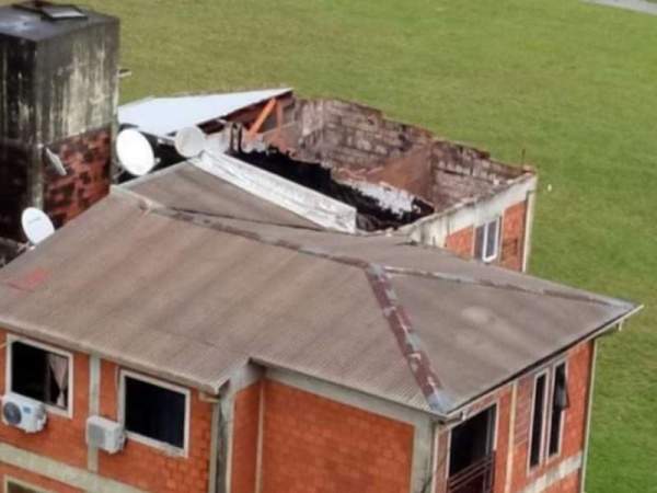 Im&aacute;genes impactantes: un tornado pas&oacute; por Misiones y provoc&oacute; destrozos en Posadas