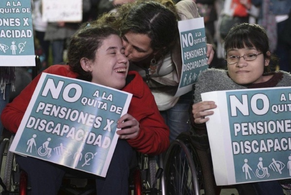 El Gobierno eliminó una resolución de Macri y facilitará el trámite para las pensiones por discapacidad