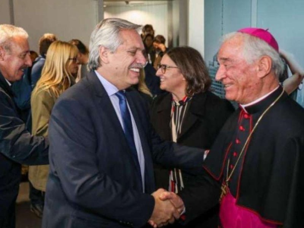 Alberto Fernández llegó a Roma e inicia su gira europea en busca de respaldo para la renegociación de la deuda: mañana lo recibe el Papa