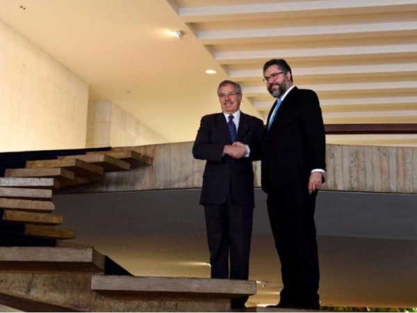 Bolsonaro le propuso a Felipe Solá reunirse con Alberto Fernández el 1 de marzo en Montevideo