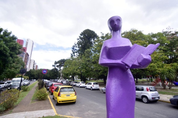 Los monumentos restaurados en La Plata tendrán un código QR y apuntan al &quot;compromiso vecinal&quot;