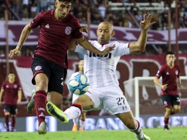 Estudiantes empat&oacute; con Lanus en la fortaleza