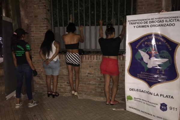 Zona roja de La Plata: Arrestaron a tres personas con 18 envoltorios de cocaína