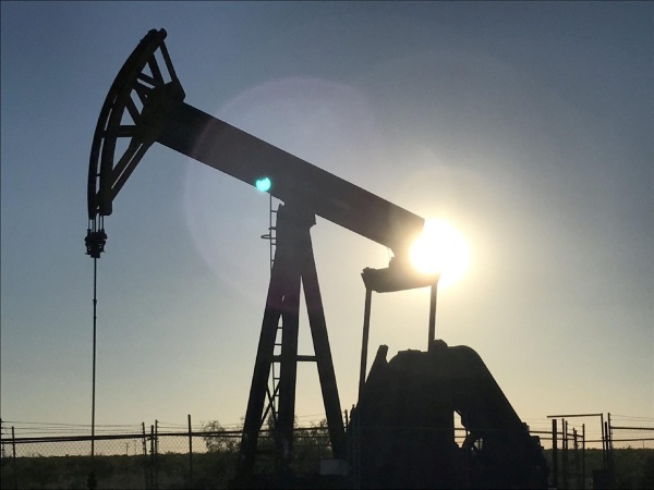 Se derrumbó el precio del petróleo y se &quot;descomprime&quot; la presión por las naftas
