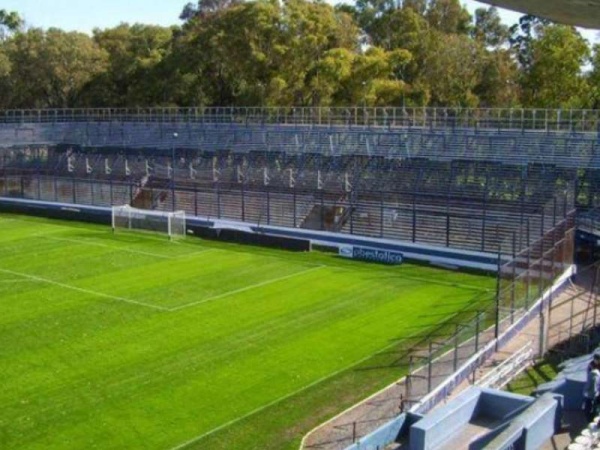El fútbol argentino, a puertas cerradas por el coronavirus
