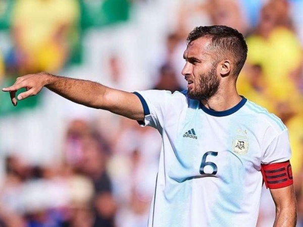 Germ&aacute;n Pezzella dio positivo de coronavirus