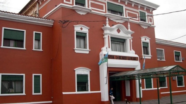 Cuarentena: Una mujer se escapó de un hospital platense y tuvo que intervenir la policía