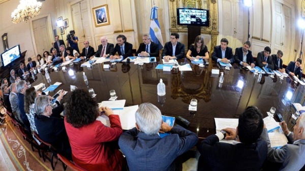 Alberto Fernández se reunirá con los gobernadores y analizarán una cuarentena total