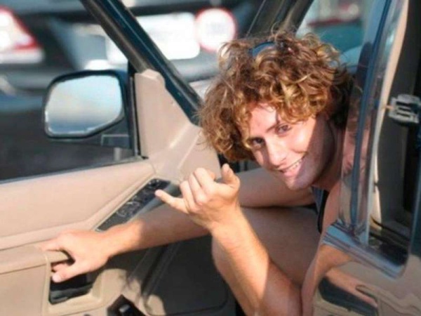 Ordenan captura de surfer que huy&oacute; para evitar la cuarentena