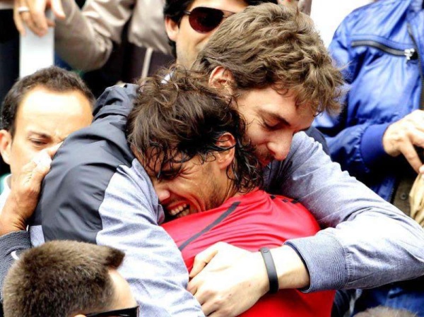 Rafa Nadal y Pau Gasol comenzaron una campa&ntilde;a solidaria para juntar 11 millones de euros para los afectados por el coronavirus en Espa&ntilde;a