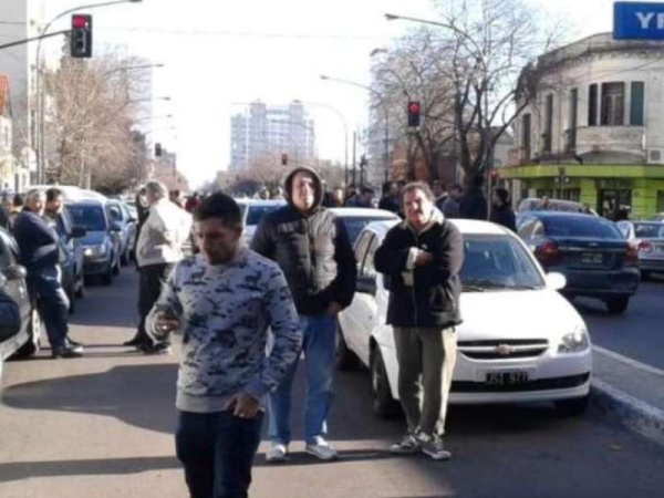 Remiseros platenses dicen que la cuarentena est&aacute; golpeando duramente al sector