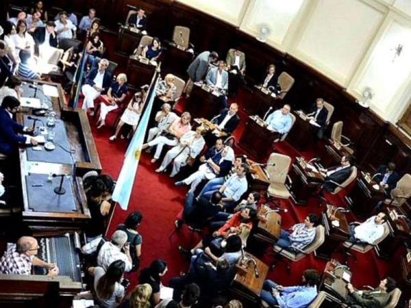 Concejales opositores platenses se niegan a adherir el decreto de reducir el 30 por ciento de los sueldos